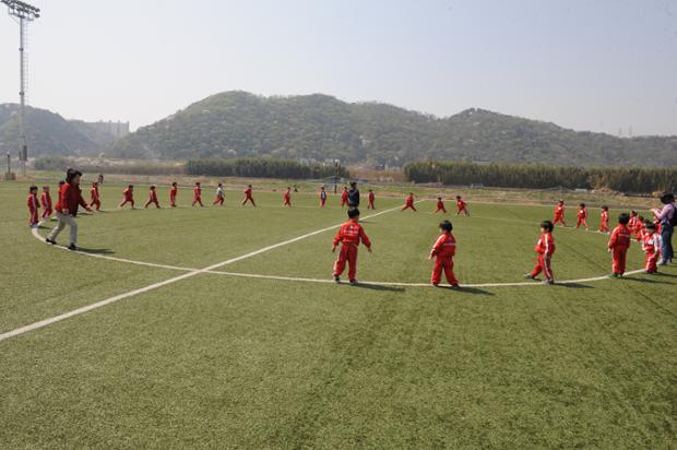 불고기단지축구장유치원생축구하는모습