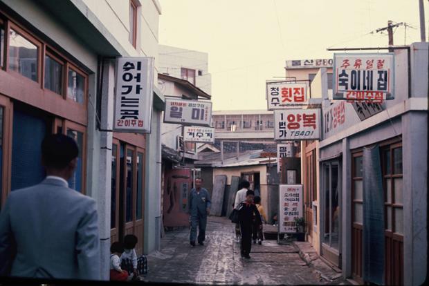 성남동 식당 거리전경