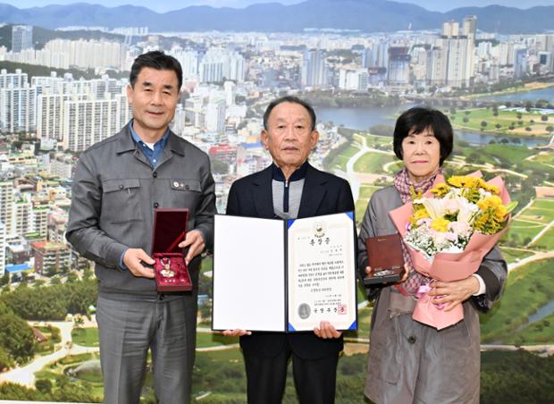 6 25참전유공자 화랑무공훈장 전수 수여식